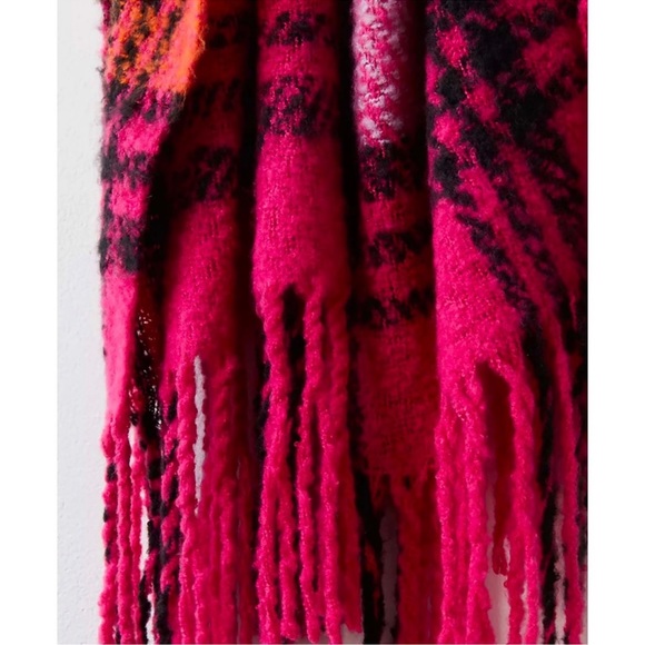 FREE PEOPLE HOMECOMING PLAID BLANKET SCARF - Picture 4 of 12